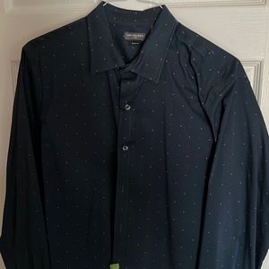 Van Heusen Slim Fit Button Down Shirt. Size L, 16-16 1/2